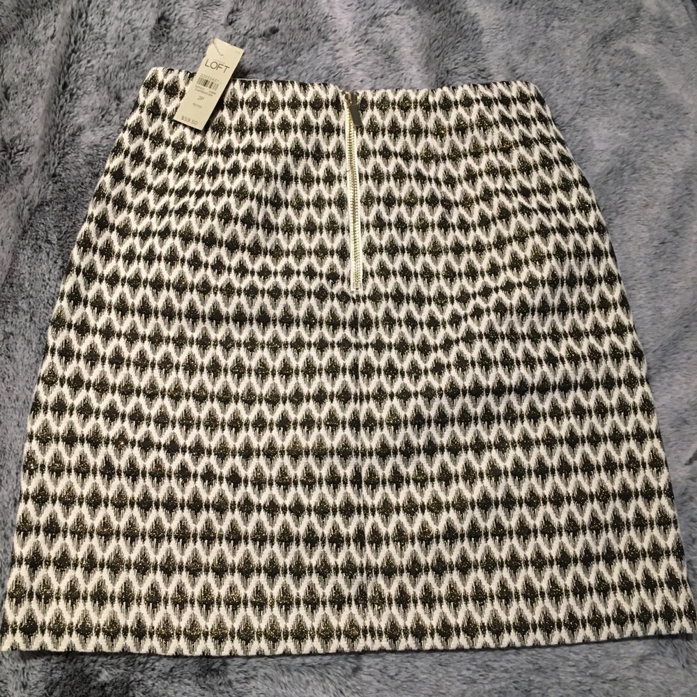 ✨ NWT Loft Gold Glitter Skirt ✨